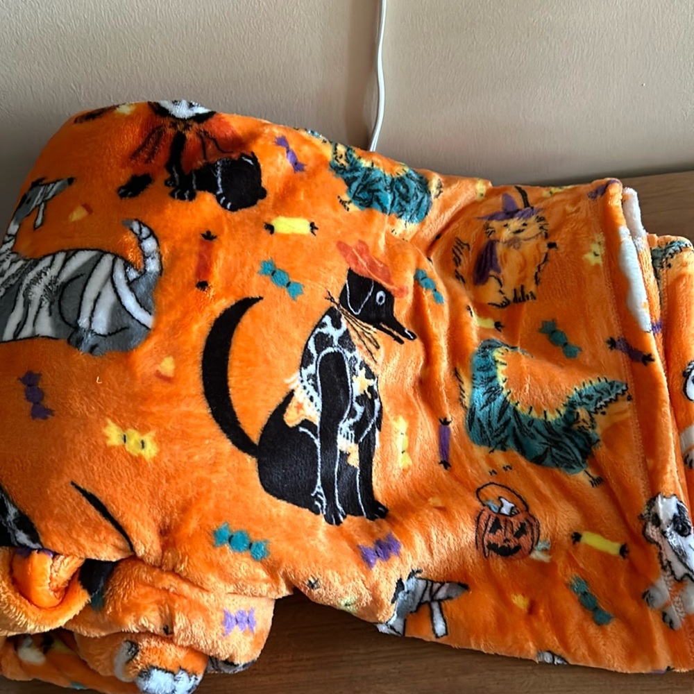 Halloween throw
